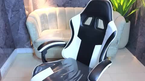 Snapshot of lisa_doll_tx chatting on February 23, 8:06 pm lisa_doll_tx online show from February 23, 8:06 pm