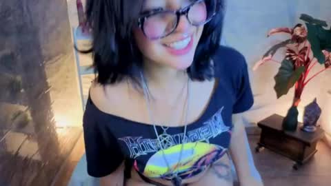 Snapshot of lisa_dolly_nyx chatting on May 12, 4:37 pm lisa dolly nyx online show from May 12, 4:37 pm