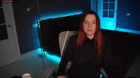 lisa_elfy online show from April 22, 5:03 pm