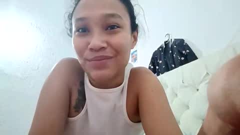 Snapshot of lisa_mahun72 chatting on May 2, 12:32 pm Lisa online show from May 2, 12:32 pm