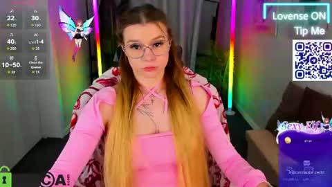 Snapshot of lisa_rabbit chatting on June 11, 2:53 am lisa_rabbit online show from June 11, 2:53 am