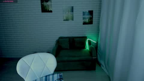 Snapshot of lisa_ree_ chatting on June 11, 12:32 am lisa online show from June 11, 12:32 am