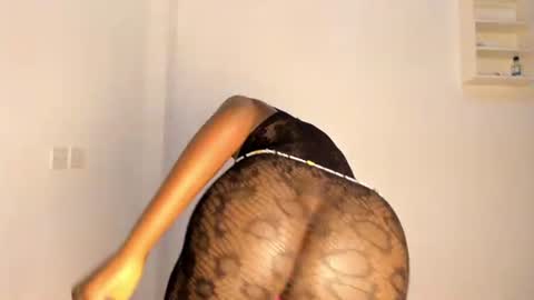 Snapshot of lisa_reed3 chatting on June 27, 5:23 am Lisa online show from June 27, 5:23 am