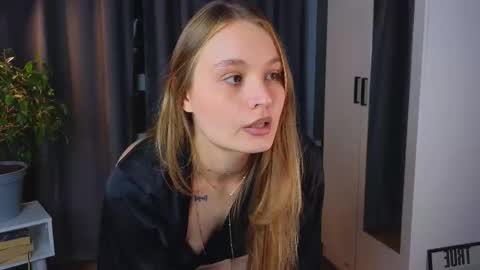 Snapshot of lisa_schiele chatting on September 23, 8:12 pm Elisabeth or Lisa online show from September 23, 8:12 pm