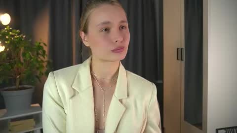 Snapshot of lisa_schiele chatting on September 27, 8:14 pm Elisabeth or Lisa online show from September 27, 8:14 pm