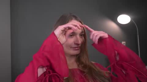 Elisabeth or Lisa online show from December 16, 8:25 pm