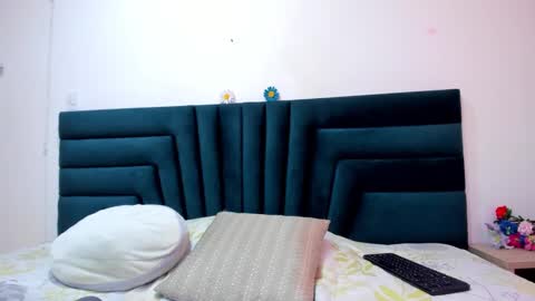 Snapshot of lisa_white_ chatting on February 18, 10:03 pm lisa white online show from February 18, 10:03 pm