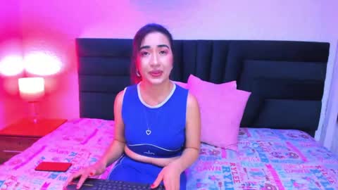 Snapshot of lisa_white_ chatting on April 18, 8:20 pm lisa white online show from April 18, 8:20 pm