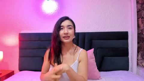 Snapshot of lisa_white_ chatting on May 6, 8:58 pm lisa white online show from May 6, 8:58 pm