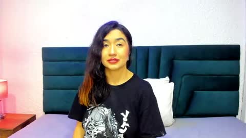 Snapshot of lisa_white_ chatting on May 17, 8:27 pm lisa white online show from May 17, 8:27 pm