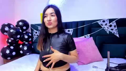 Snapshot of lisa_white_ chatting on June 13, 9:46 pm lisa white online show from June 13, 9:46 pm