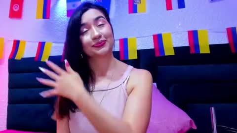 Snapshot of lisa_white_ chatting on June 20, 9:17 pm lisa white online show from June 20, 9:17 pm