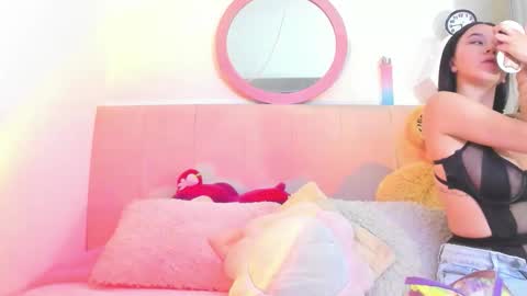 Snapshot of lisaa_a chatting on March 11, 11:22 pm Lisa online show from March 11, 11:22 pm