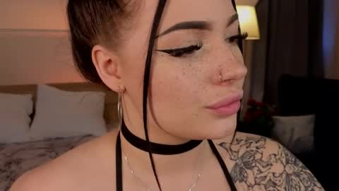 lisaaaliss online show from April 24, 10:18 am