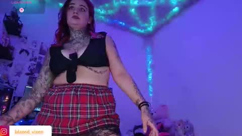 Snapshot of lisacasandra chatting on February 12, 12:27 am lisacasandra online show from February 12, 12:27 am