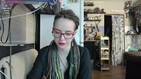 Snapshot of lisafoxy_y chatting on May 1, 6:18 am Lisa online show from May 1, 6:18 am