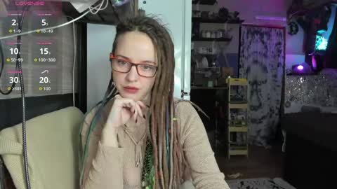 Snapshot of lisafoxy_y chatting on May 2, 6:40 am Lisa online show from May 2, 6:40 am