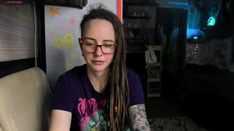 Snapshot of lisafoxy_y chatting on May 14, 7:26 am Lisa online show from May 14, 7:26 am
