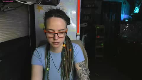 Snapshot of lisafoxy_y chatting on May 15, 7:15 am Lisa online show from May 15, 7:15 am
