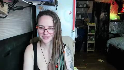 Snapshot of lisafoxy_y chatting on May 20, 6:08 am Lisa online show from May 20, 6:08 am