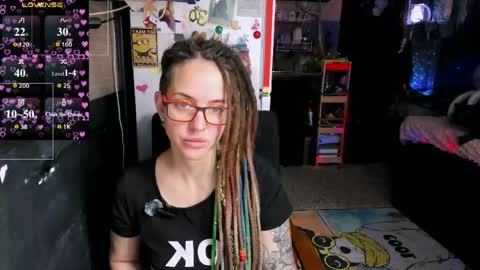 Snapshot of lisafoxy_y chatting on June 8, 6:36 am Lisa online show from June 8, 6:36 am