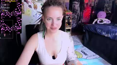 Snapshot of lisafoxy_y chatting on June 16, 6:38 am Lisa online show from June 16, 6:38 am