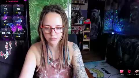 Snapshot of lisafoxy_y chatting on July 3, 8:54 am Lisa online show from July 3, 8:54 am