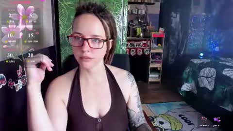 Snapshot of lisafoxy_y chatting on July 10, 6:39 am Lisa online show from July 10, 6:39 am