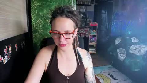 Snapshot of lisafoxy_y chatting on July 14, 7:13 am Lisa online show from July 14, 7:13 am