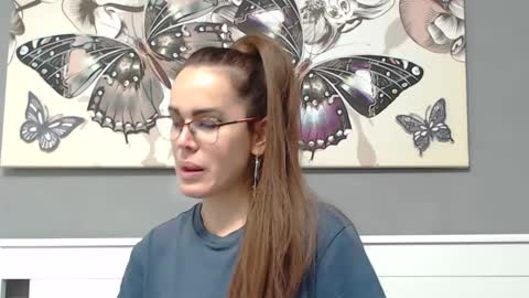 Snapshot of lisagrand chatting on January 3, 10:29 pm Lisa Grand online show from January 3, 10:29 pm