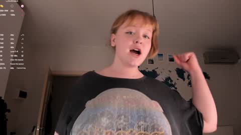 -Lisa- Help me to reach 100 thumbs up3 online show from December 3, 10:18 pm