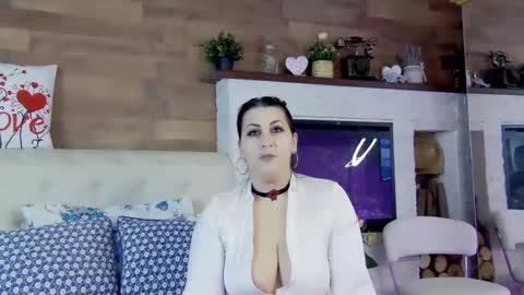 SofiaHanson online show from February 10, 7:38 pm