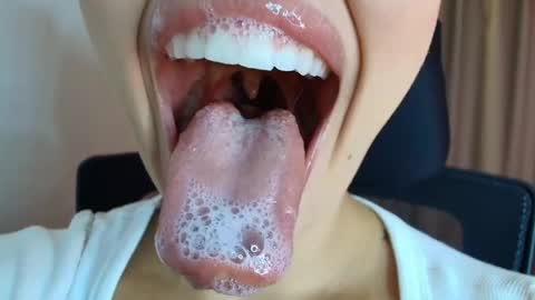 Lisbet online show from April 13, 10:48 pm