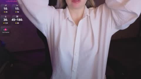Snapshot of lisenok26 chatting on April 30, 11:49 am Anna online show from April 30, 11:49 am