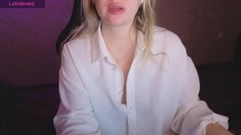 Snapshot of lisenok26 chatting on May 12, 9:12 pm Anna online show from May 12, 9:12 pm