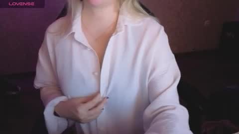 Snapshot of lisenok26 chatting on May 15, 7:54 pm Anna online show from May 15, 7:54 pm