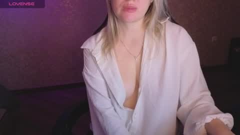 Snapshot of lisenok26 chatting on May 19, 2:07 am Anna online show from May 19, 2:07 am
