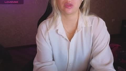 Snapshot of lisenok26 chatting on May 27, 3:14 am Anna online show from May 27, 3:14 am