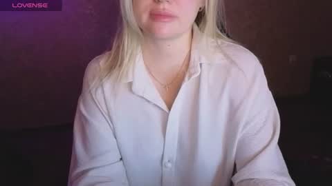 Snapshot of lisenok26 chatting on June 24, 12:42 am Anna online show from June 24, 12:42 am