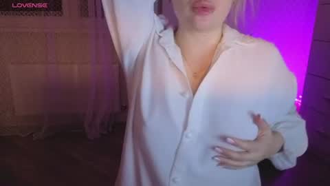 Snapshot of lisenok26 chatting on July 23, 11:46 pm Anna online show from July 23, 11:46 pm