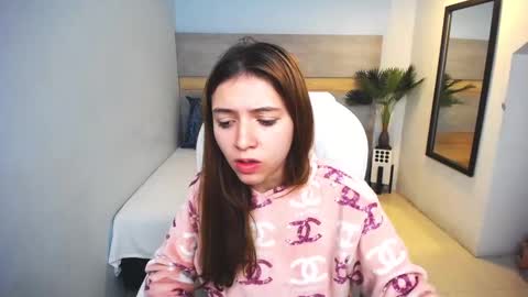 Liseth Fox online show from December 7, 12:45 pm