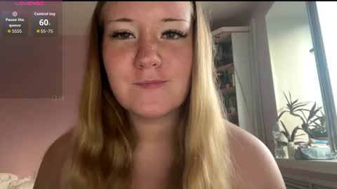 Snapshot of lisi_kiss_ chatting on July 16, 4:24 pm Aurora online show from July 16, 4:24 pm