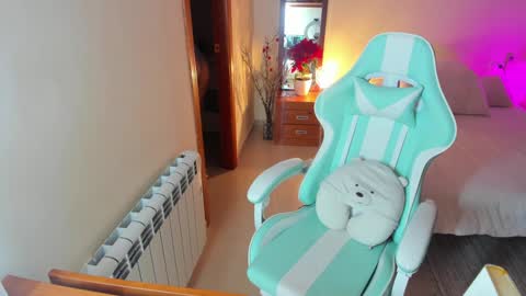 Lissa online show from December 16, 5:59 am