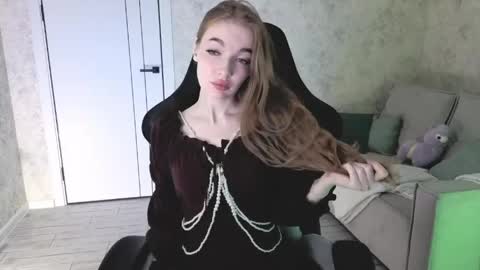 Lissa online show from May 10, 2:17 am
