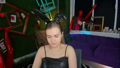 Snapshot of lissatelor chatting on June 3, 1:36 pm Lissa Telor online show from June 3, 1:36 pm