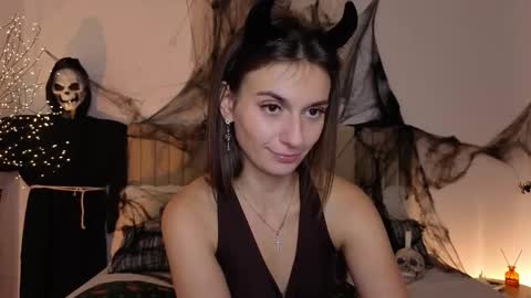 Snapshot of lit1le_mia chatting on October 26, 9:53 pm lit1le_mia online show from October 26, 9:53 pm