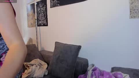 Snapshot of little__ammy chatting on June 29, 10:21 pm little__ammy online show from June 29, 10:21 pm