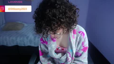 Snapshot of little__amy_ chatting on January 11, 10:08 am AMY online show from January 11, 10:08 am