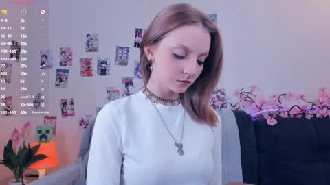 Snapshot of little__caprice chatting on May 1, 7:13 am Bella online show from May 1, 7:13 am