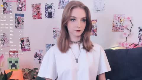 Snapshot of little__caprice chatting on May 30, 7:27 am Bella online show from May 30, 7:27 am